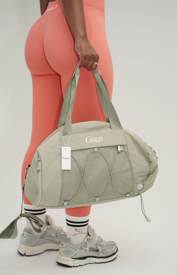 <h4>Shoes that fits your outfits</h4>